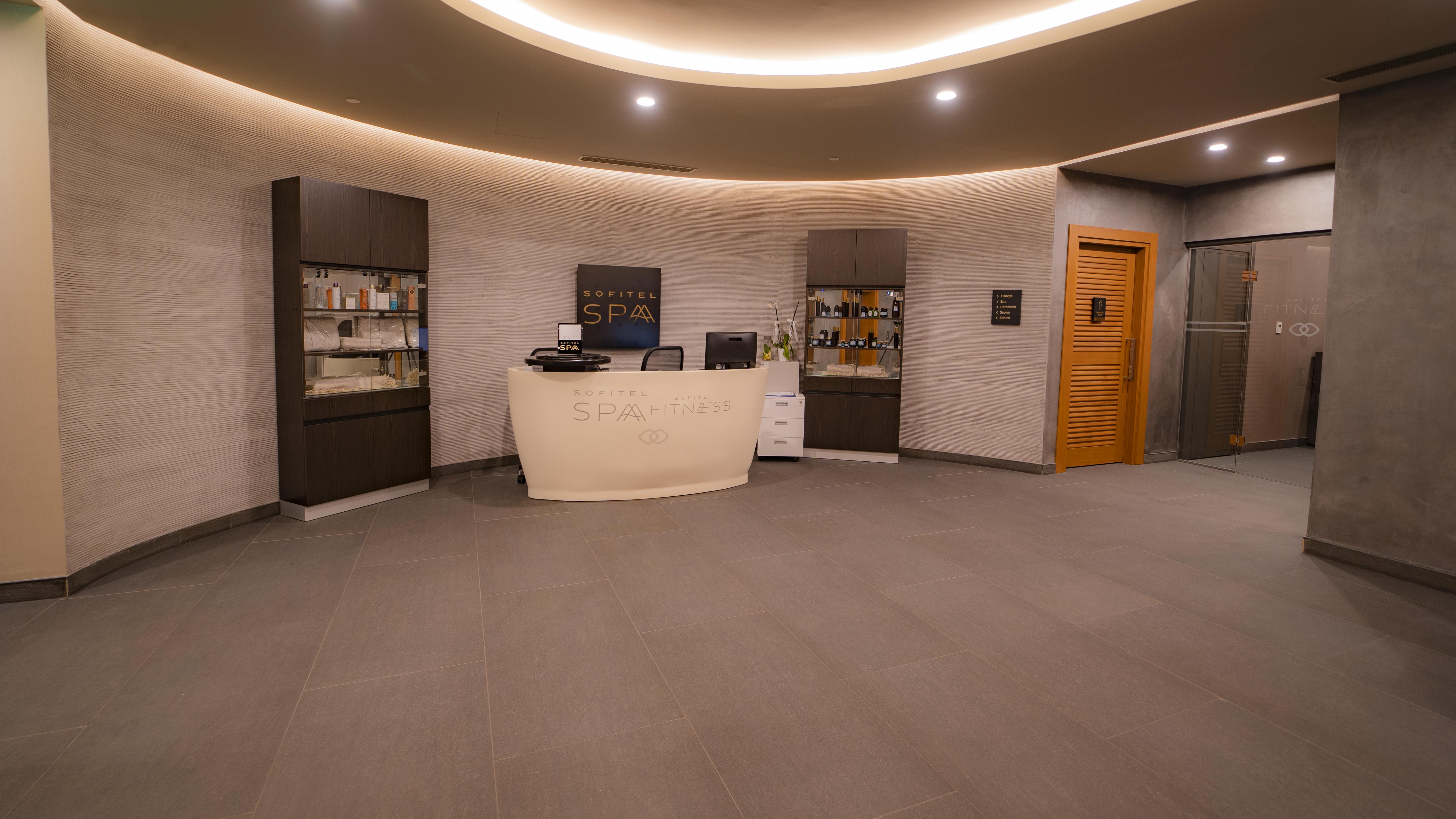 Sofitel Istanbul Taksim Hotell Exteriör bild The reception area of the spa
