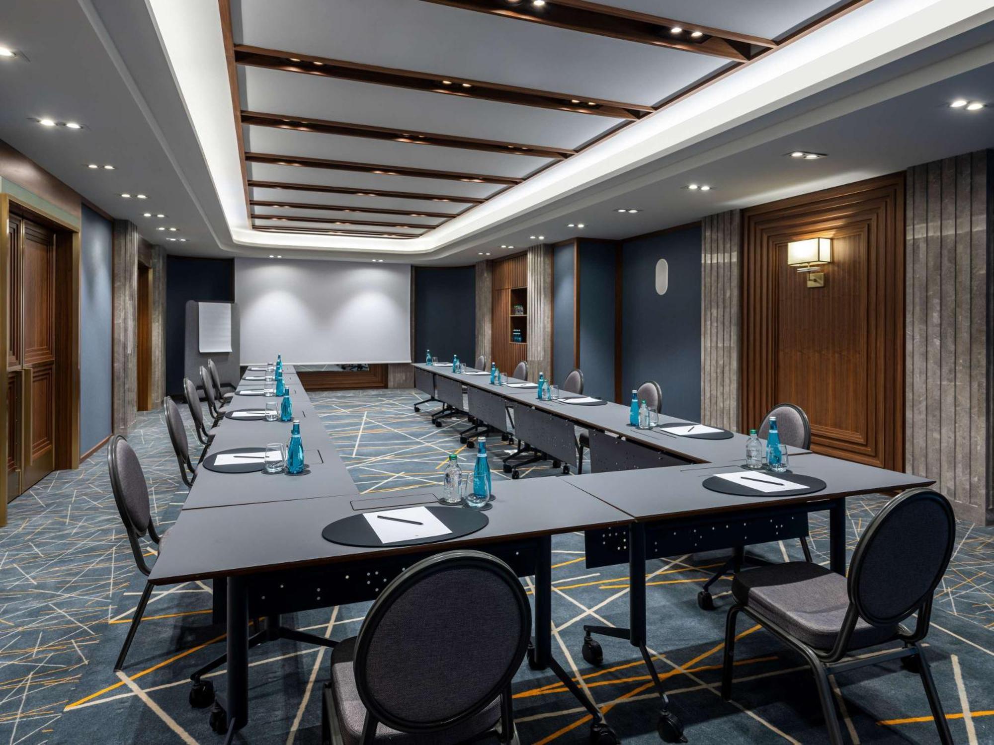 Sofitel Istanbul Taksim Hotell Exteriör bild Meeting room