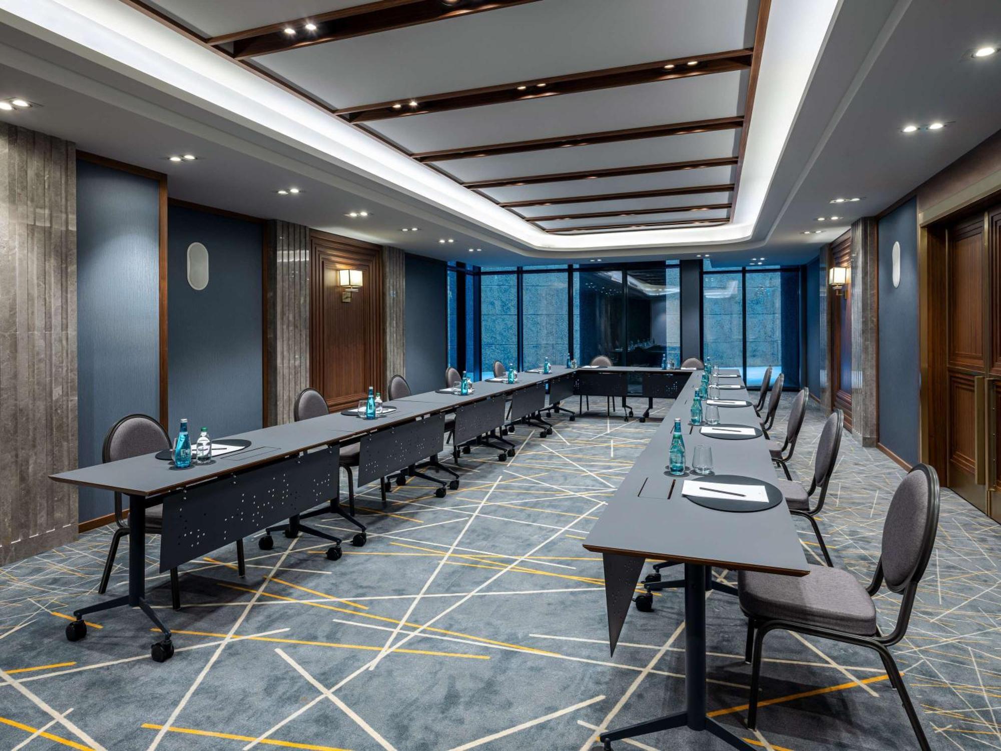 Sofitel Istanbul Taksim Hotell Exteriör bild Meeting room