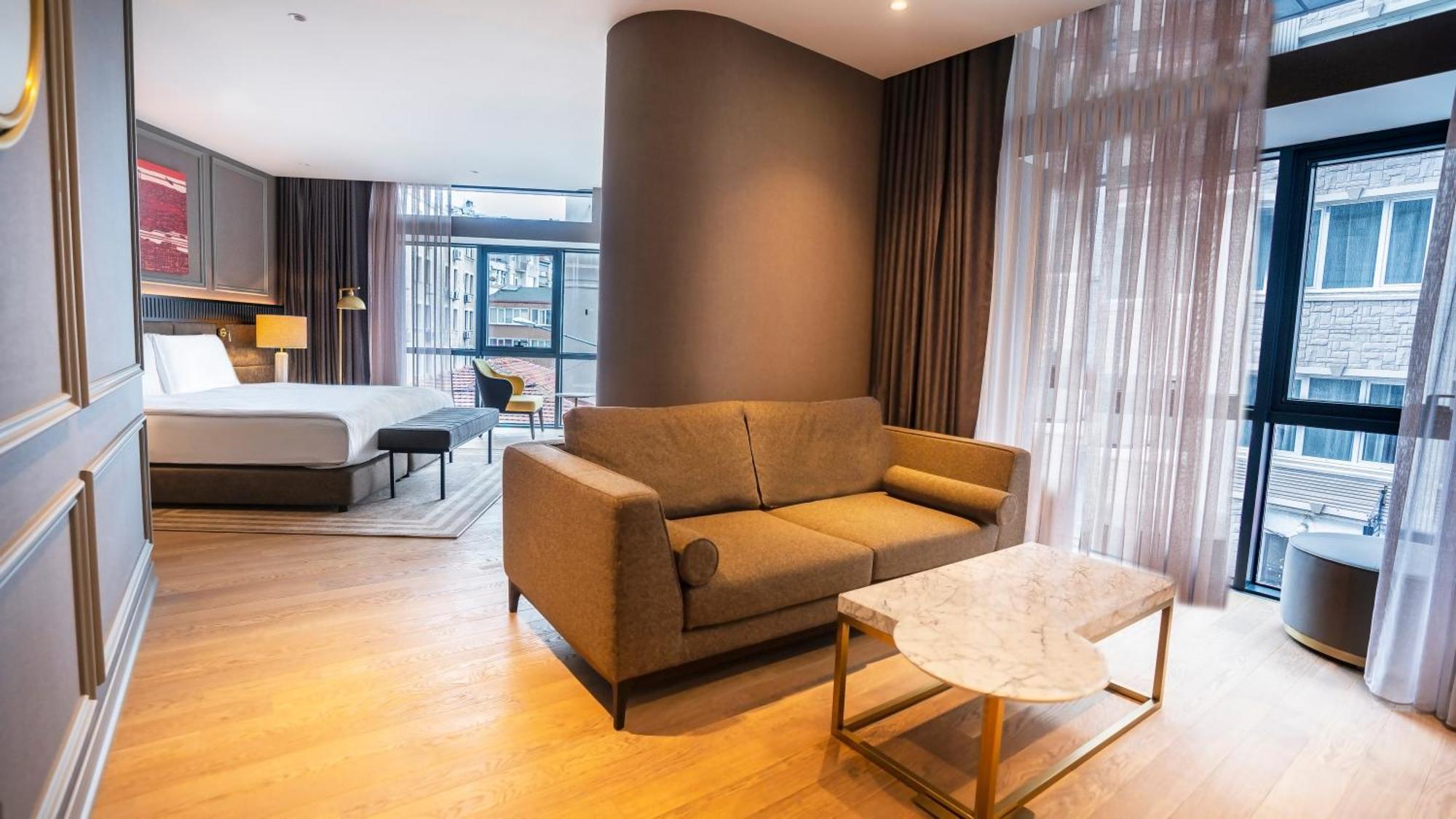 Sofitel Istanbul Taksim Hotell Exteriör bild A suite at the hotel