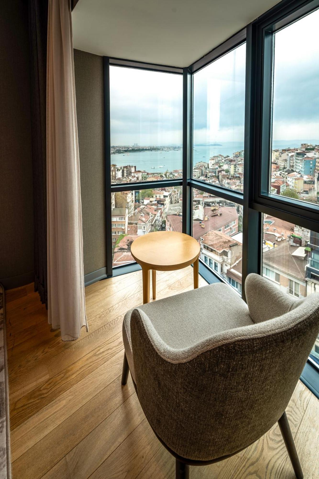 Sofitel Istanbul Taksim Hotell Exteriör bild View from a room